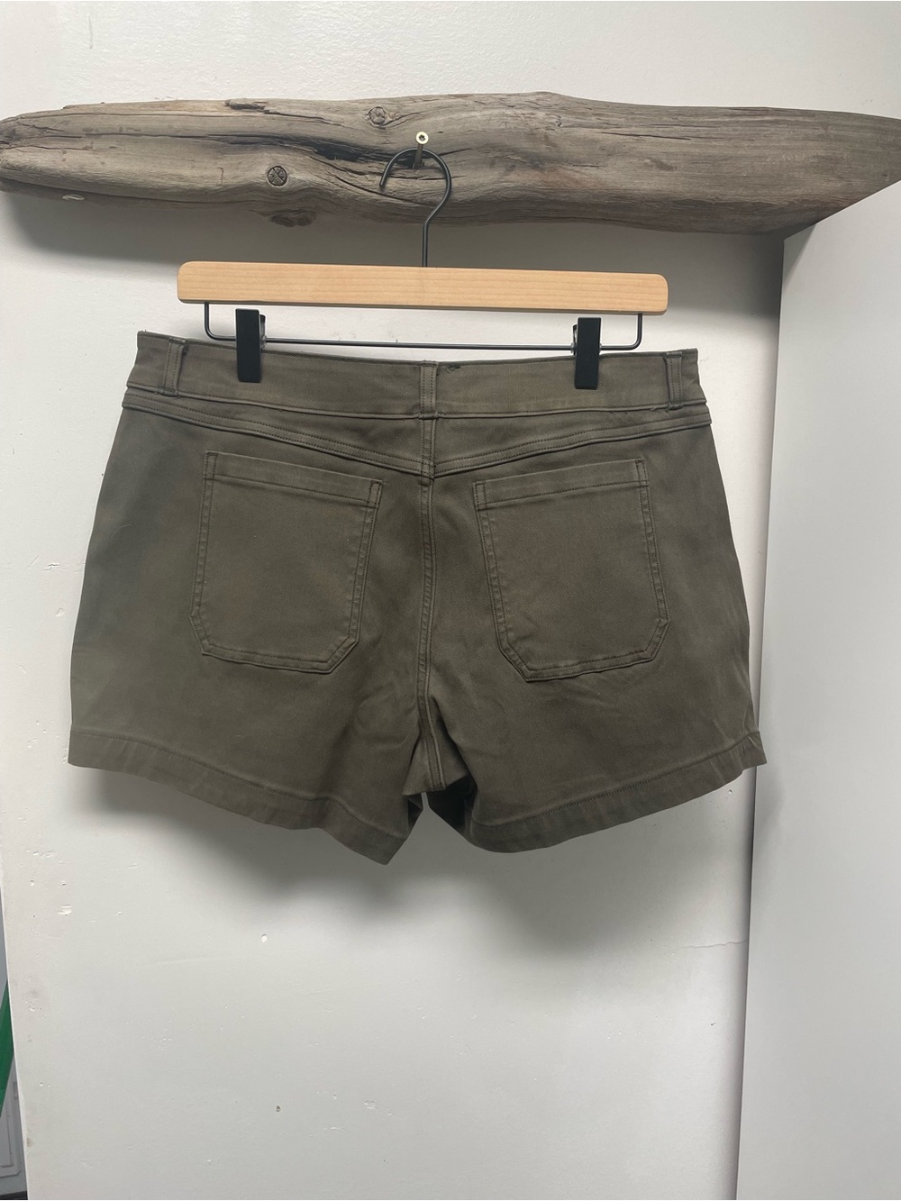 SPANX Pine Green Utility High-Waist Women's Shorts - Picture 4 of 4